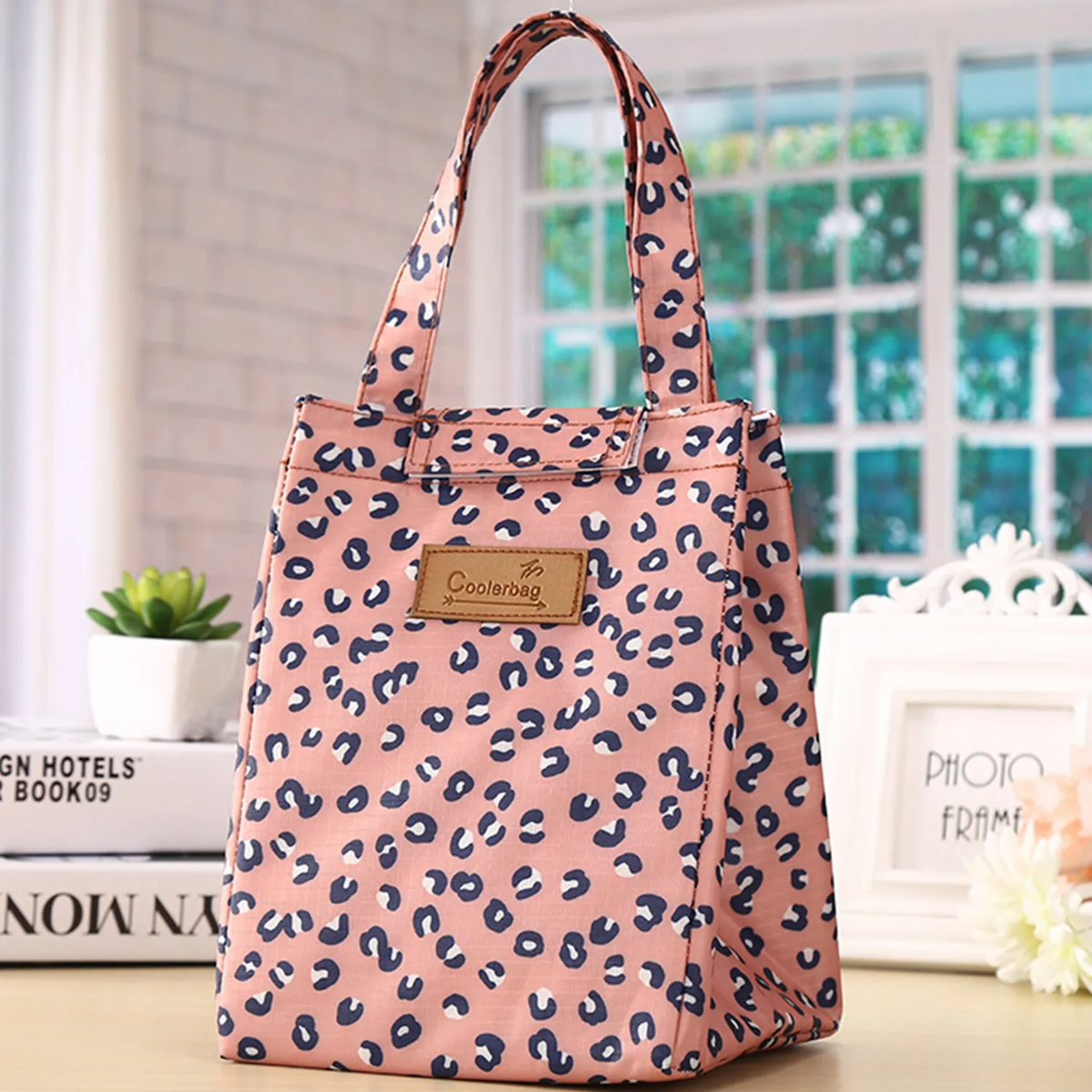 Joli sac isotherme repas rose tacheté